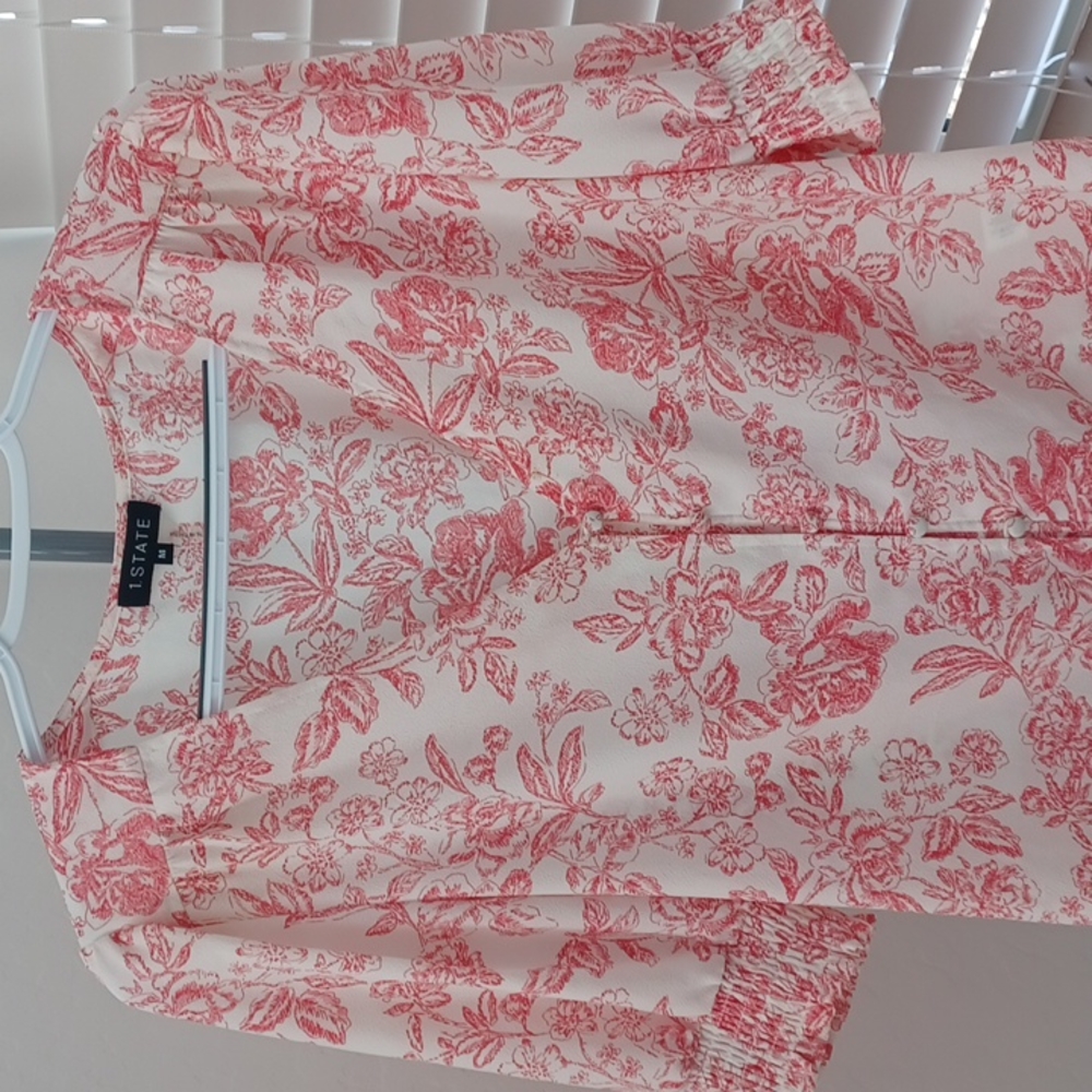 1. State Floral Blouse - Picture 3 of 8